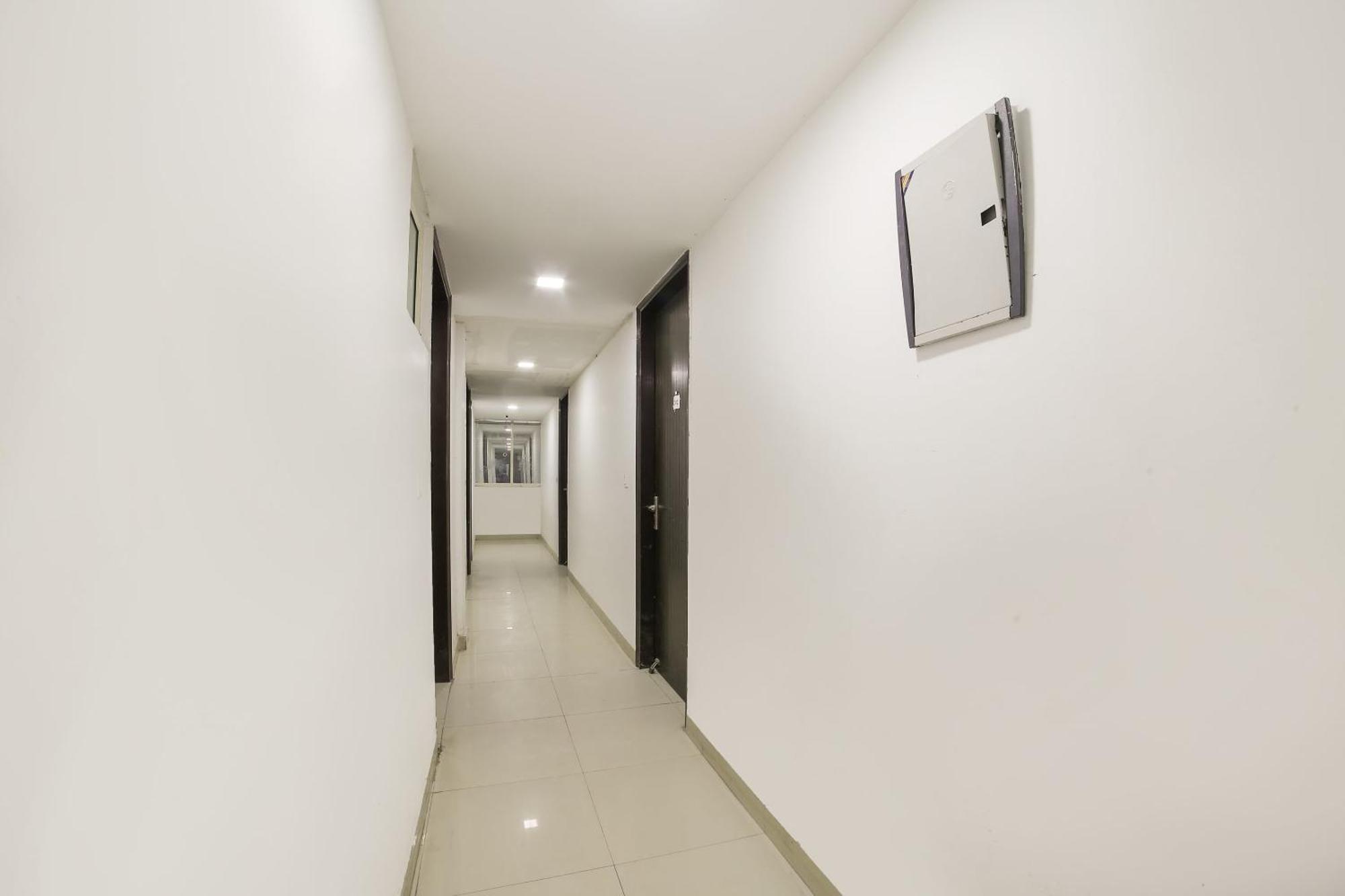 My Comfortable Hotel Nuova Delhi Esterno foto