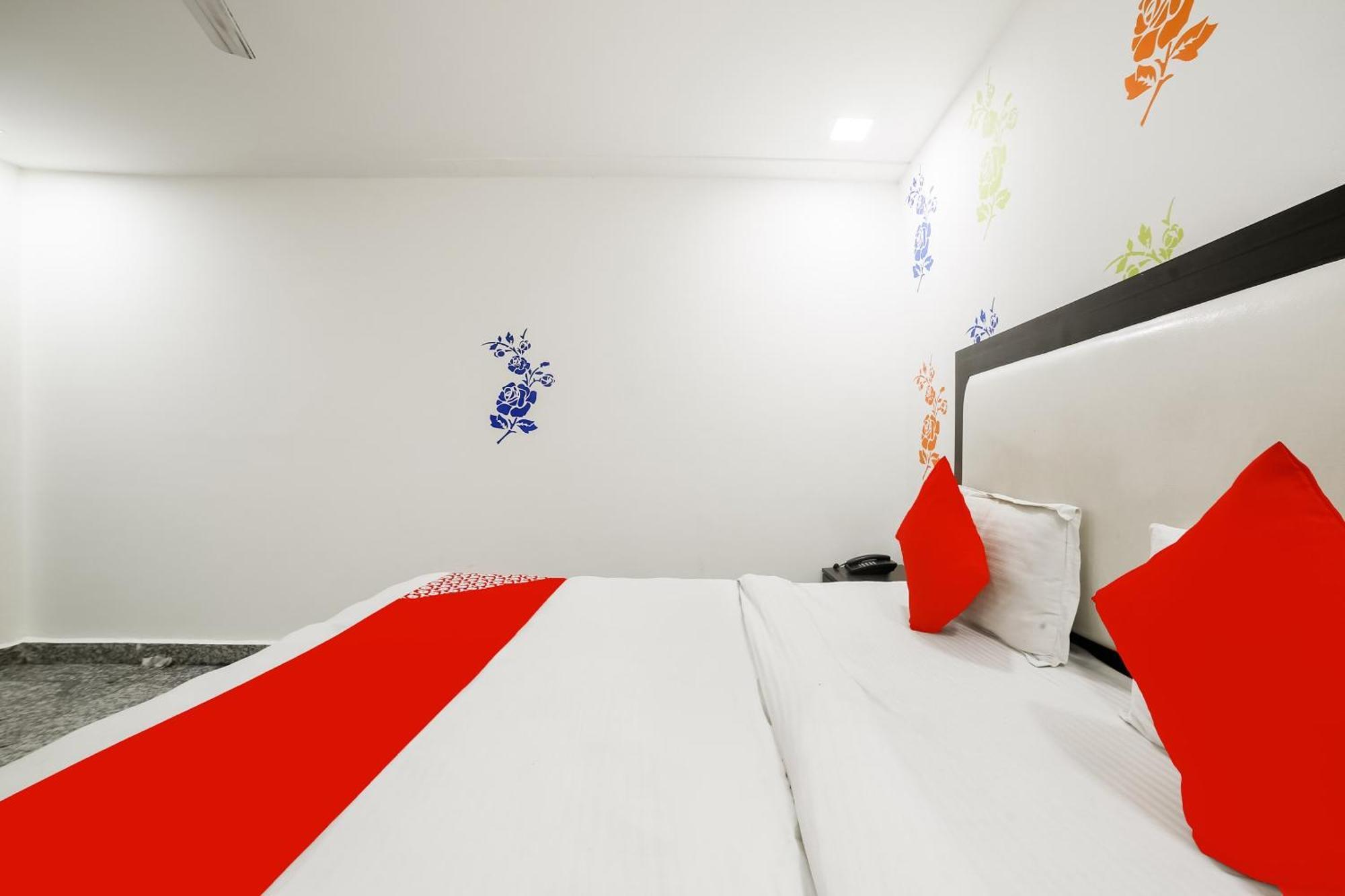 My Comfortable Hotel Nuova Delhi Esterno foto