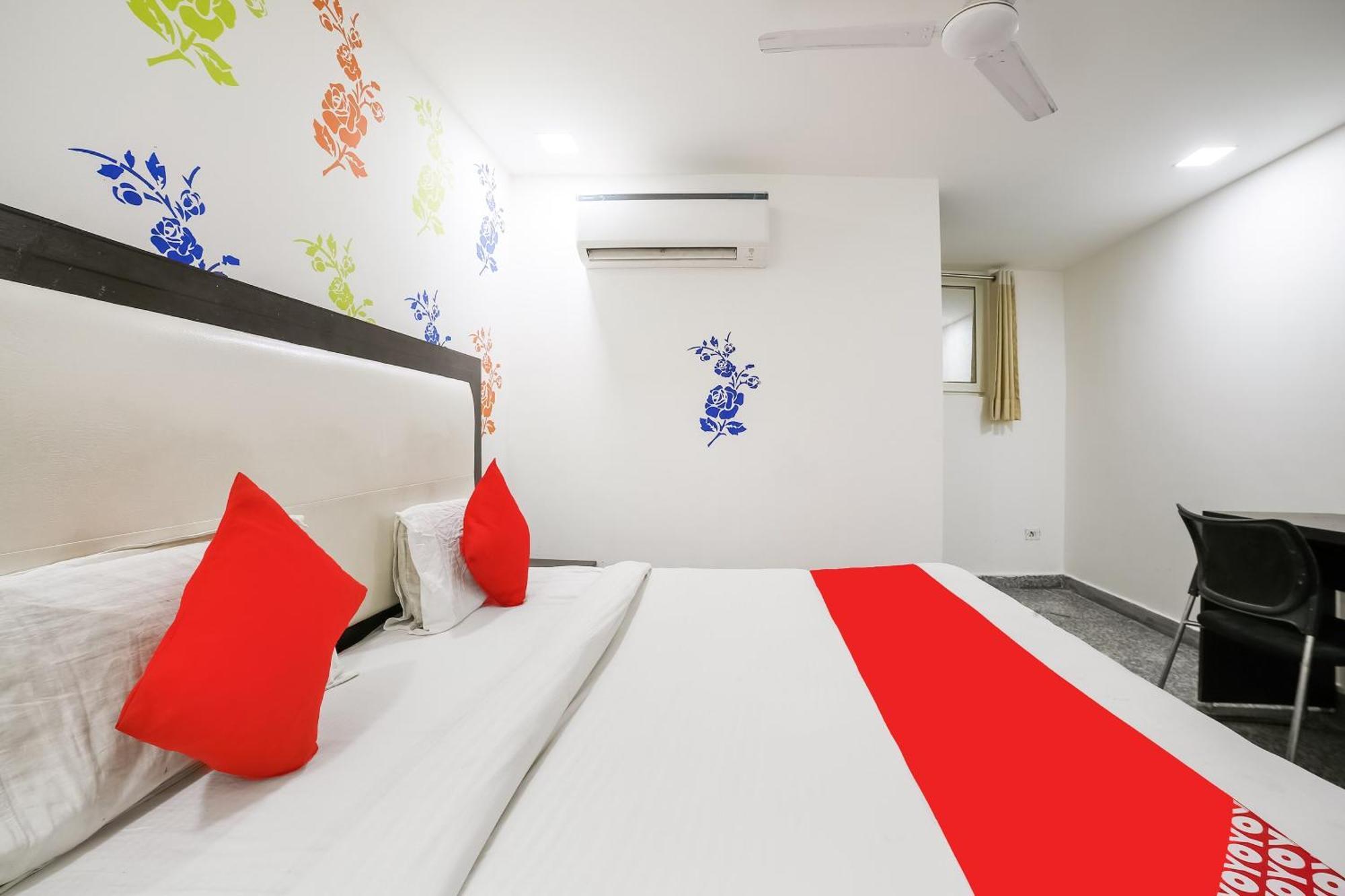 My Comfortable Hotel Nuova Delhi Esterno foto