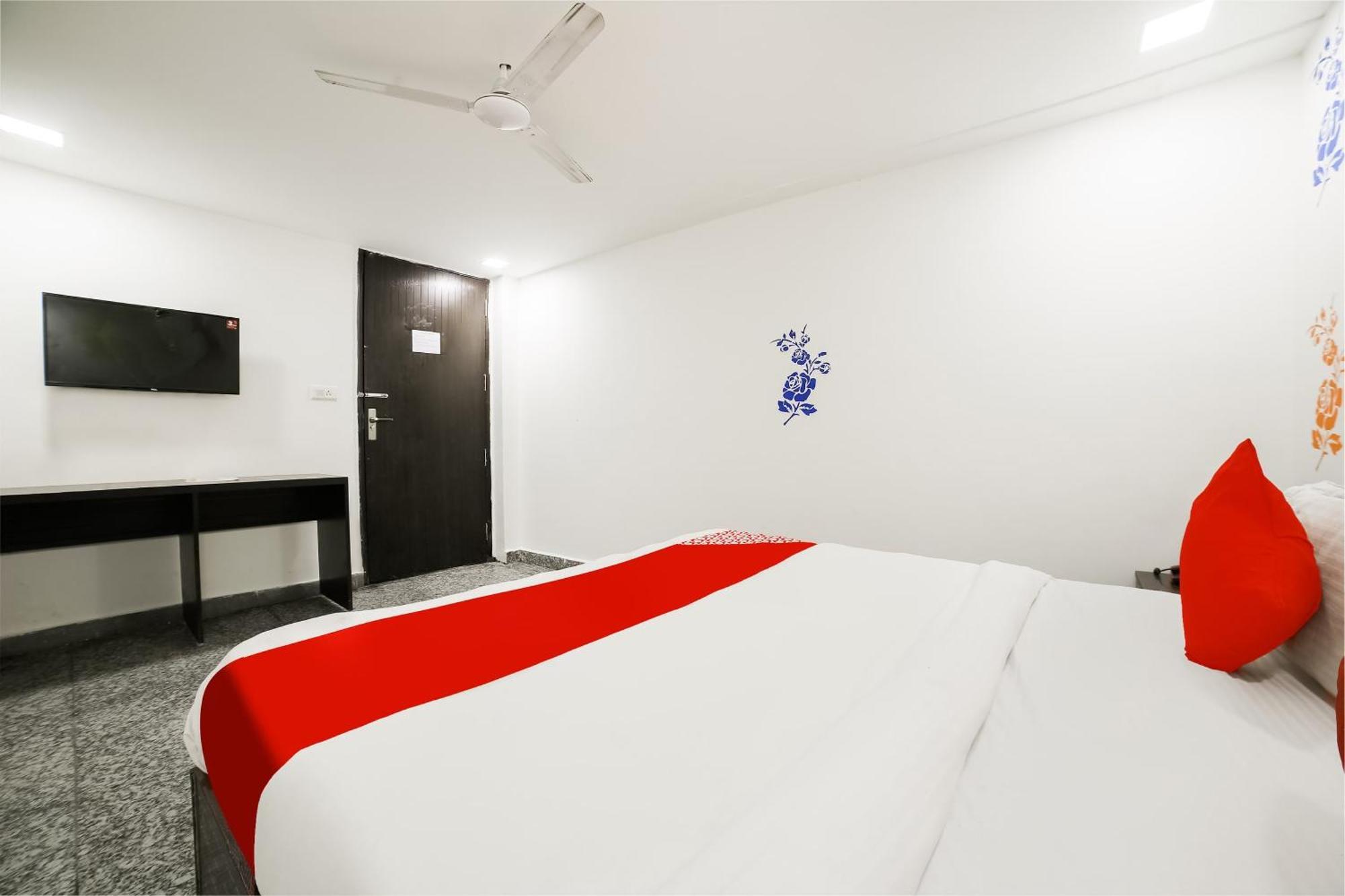My Comfortable Hotel Nuova Delhi Esterno foto